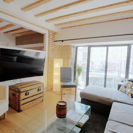 Available And Secure - Very Nice Not Far Away From Bellecour Lyon
